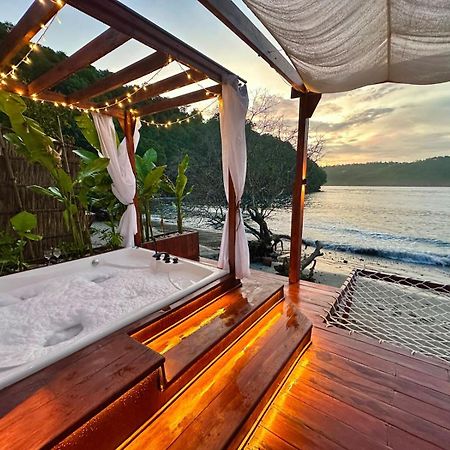 Beachfront Luxury Dome Villas - Gamat Bay Resort Nusa Penida Bagian luar foto