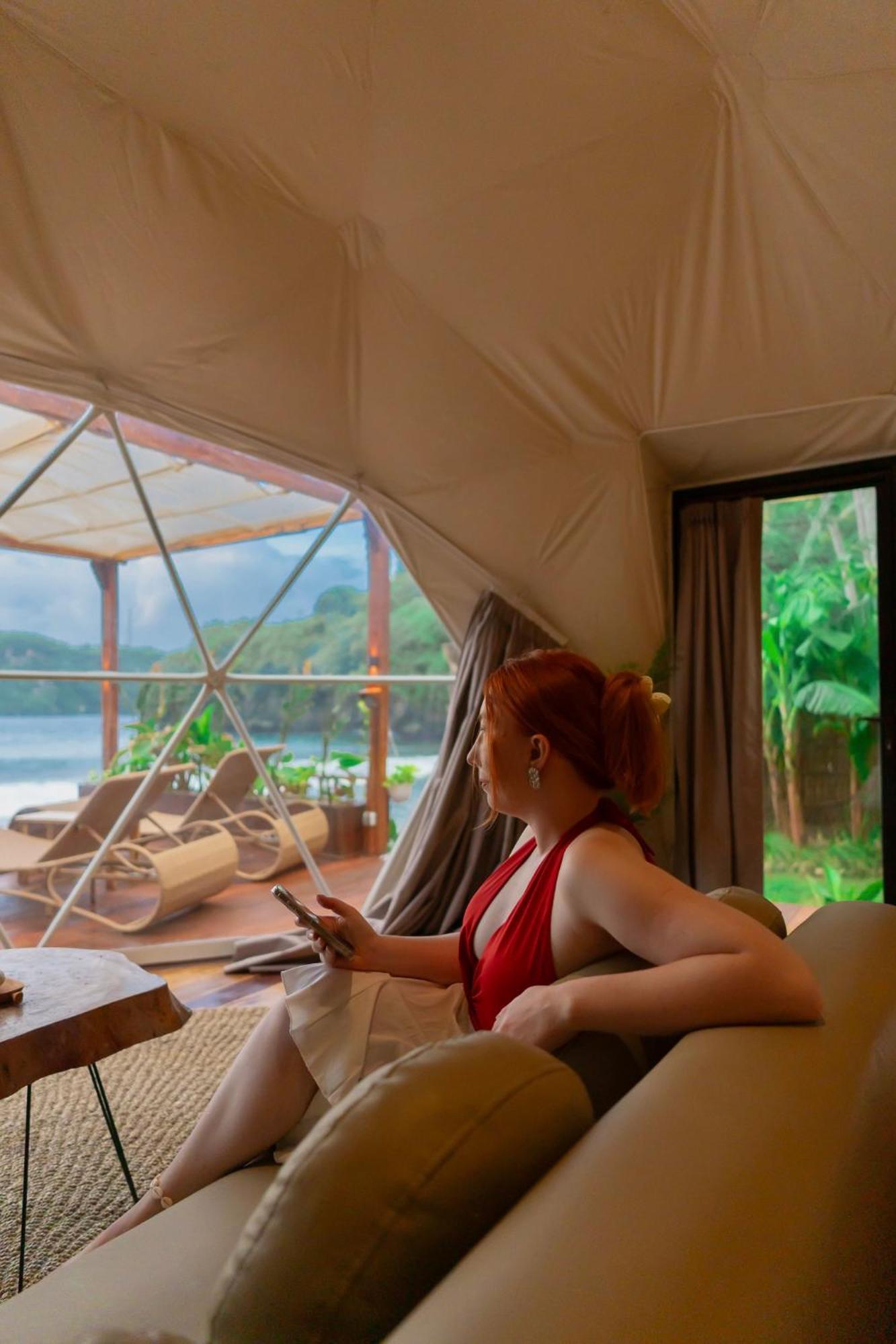 Beachfront Luxury Dome Villas - Gamat Bay Resort Nusa Penida Bagian luar foto