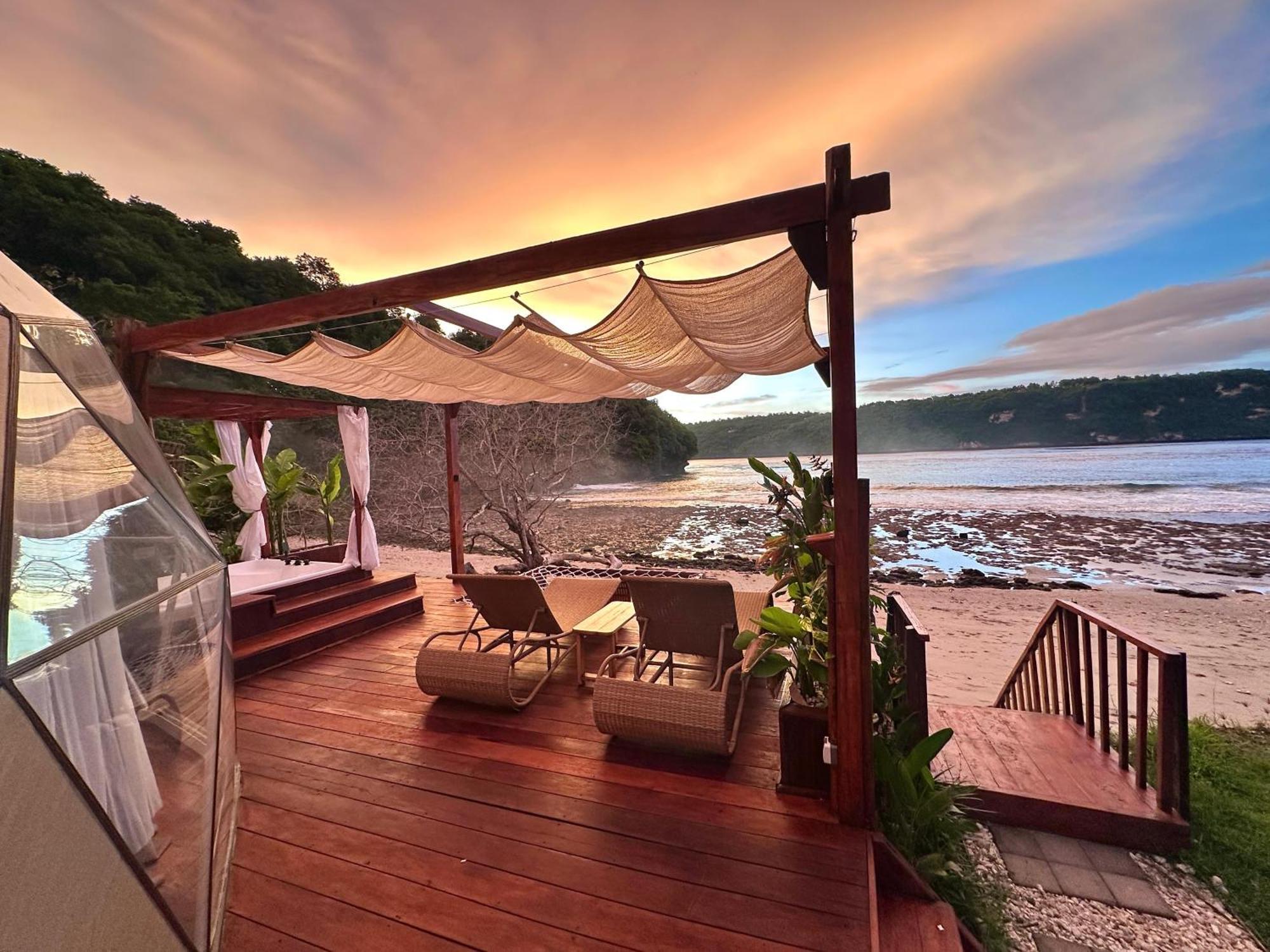 Beachfront Luxury Dome Villas - Gamat Bay Resort Nusa Penida Bagian luar foto