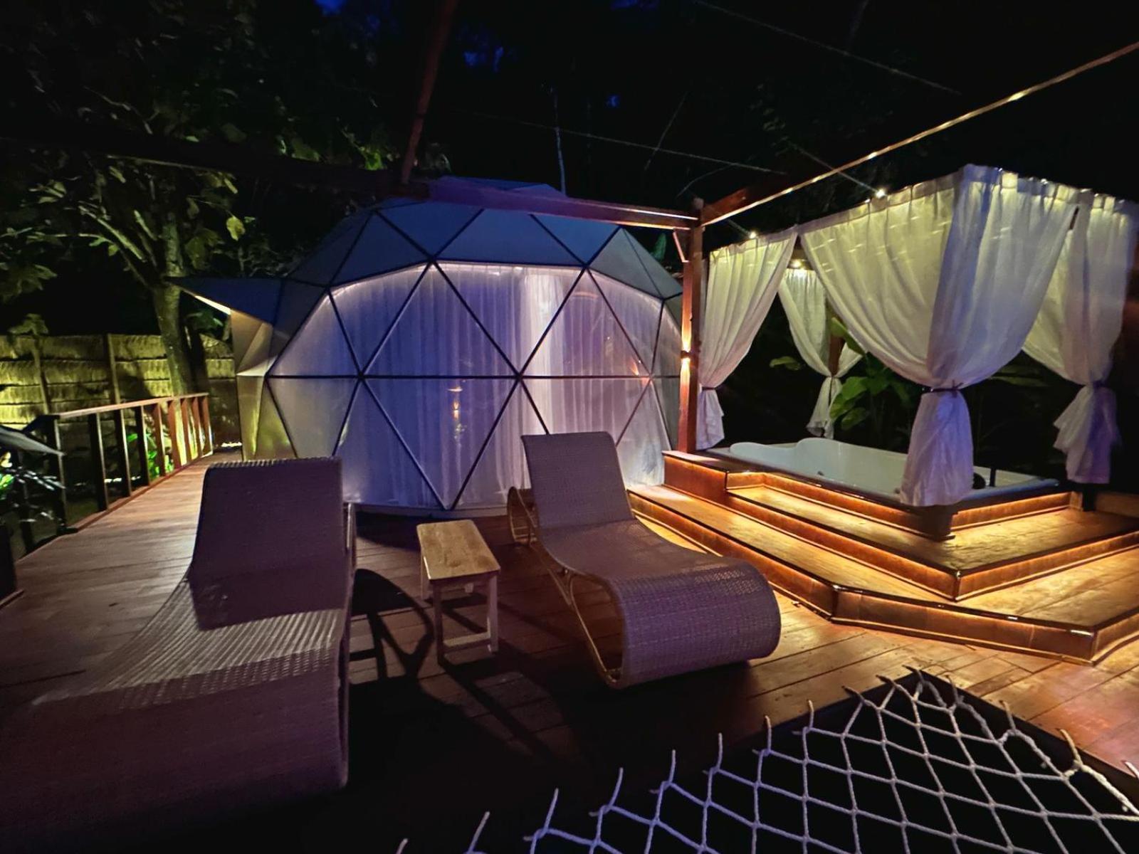 Beachfront Luxury Dome Villas - Gamat Bay Resort Nusa Penida Bagian luar foto