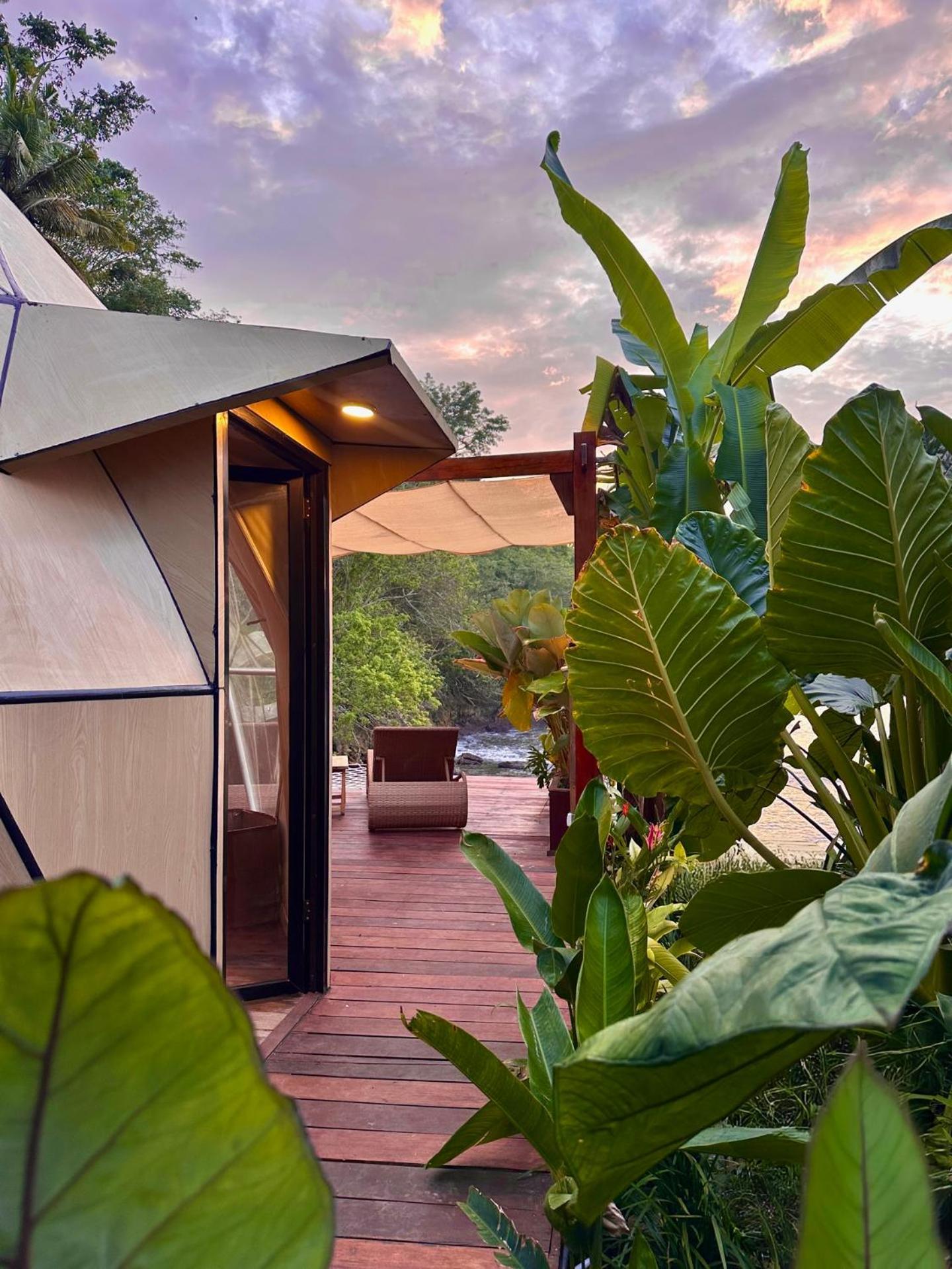 Beachfront Luxury Dome Villas - Gamat Bay Resort Nusa Penida Ruang foto